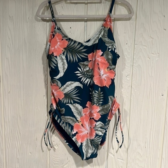 KONA SOL SWIM SUIT SIZE XL - Picture 1 of 5